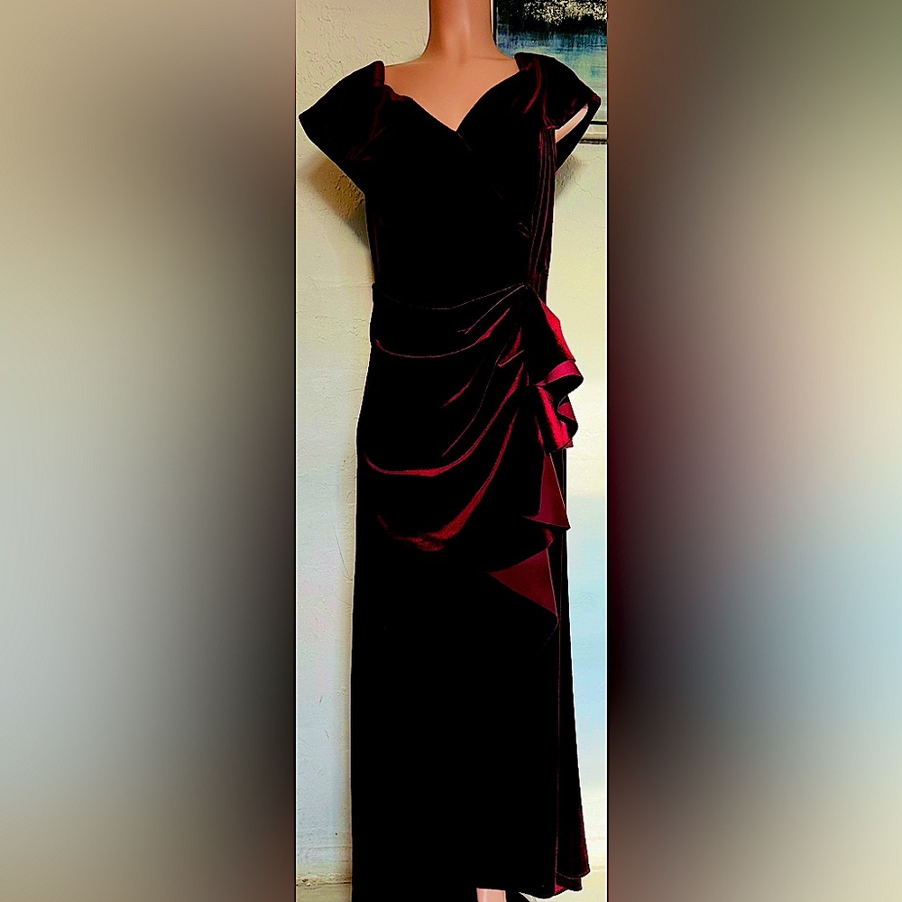 Xscape Burgundy Velvet Evening Maxi Gown size 18W NWT